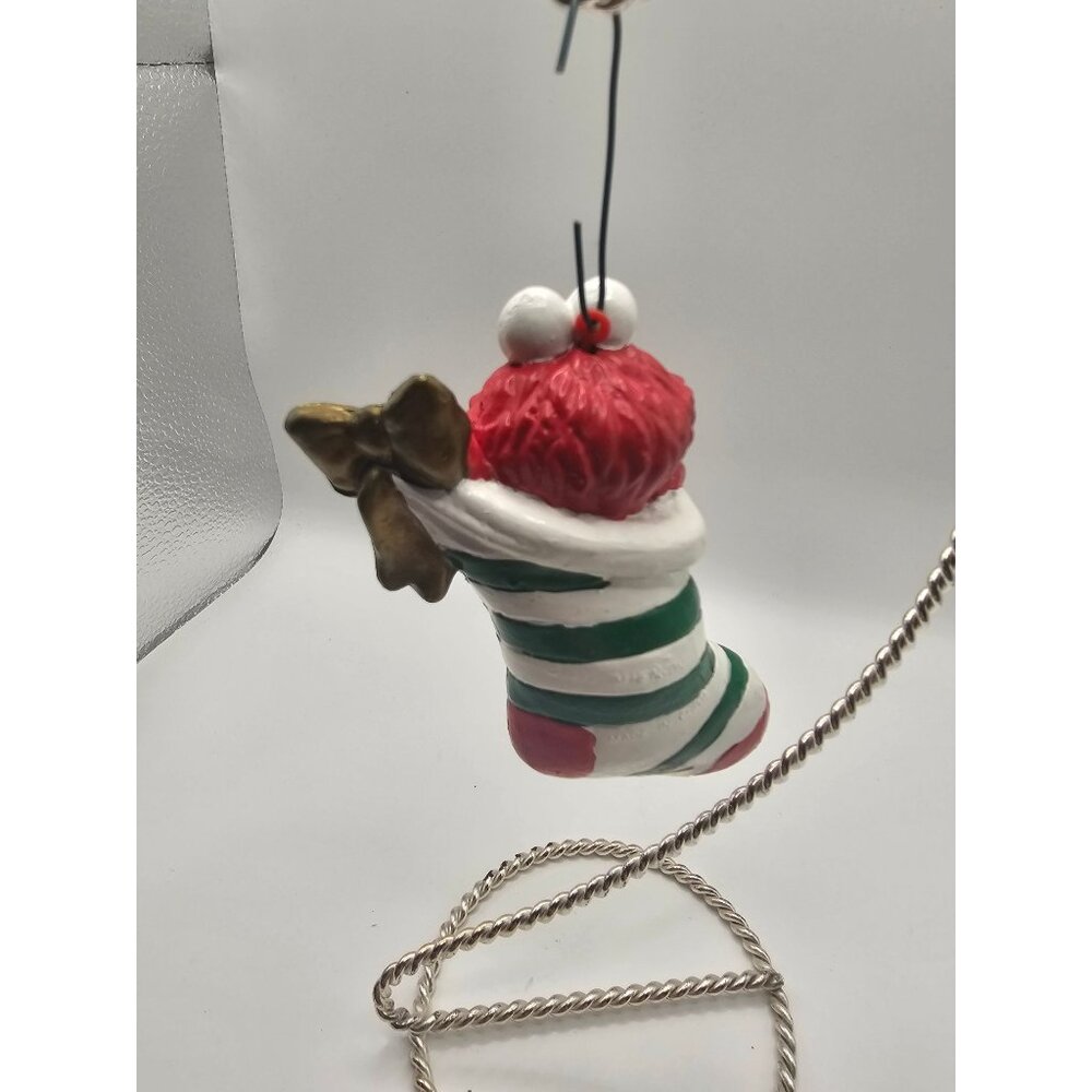 Elmo Holiday Ornament With Stocking & Bow By Jim Henson 1996 Christmas Decoratio - Picture 4 of 7